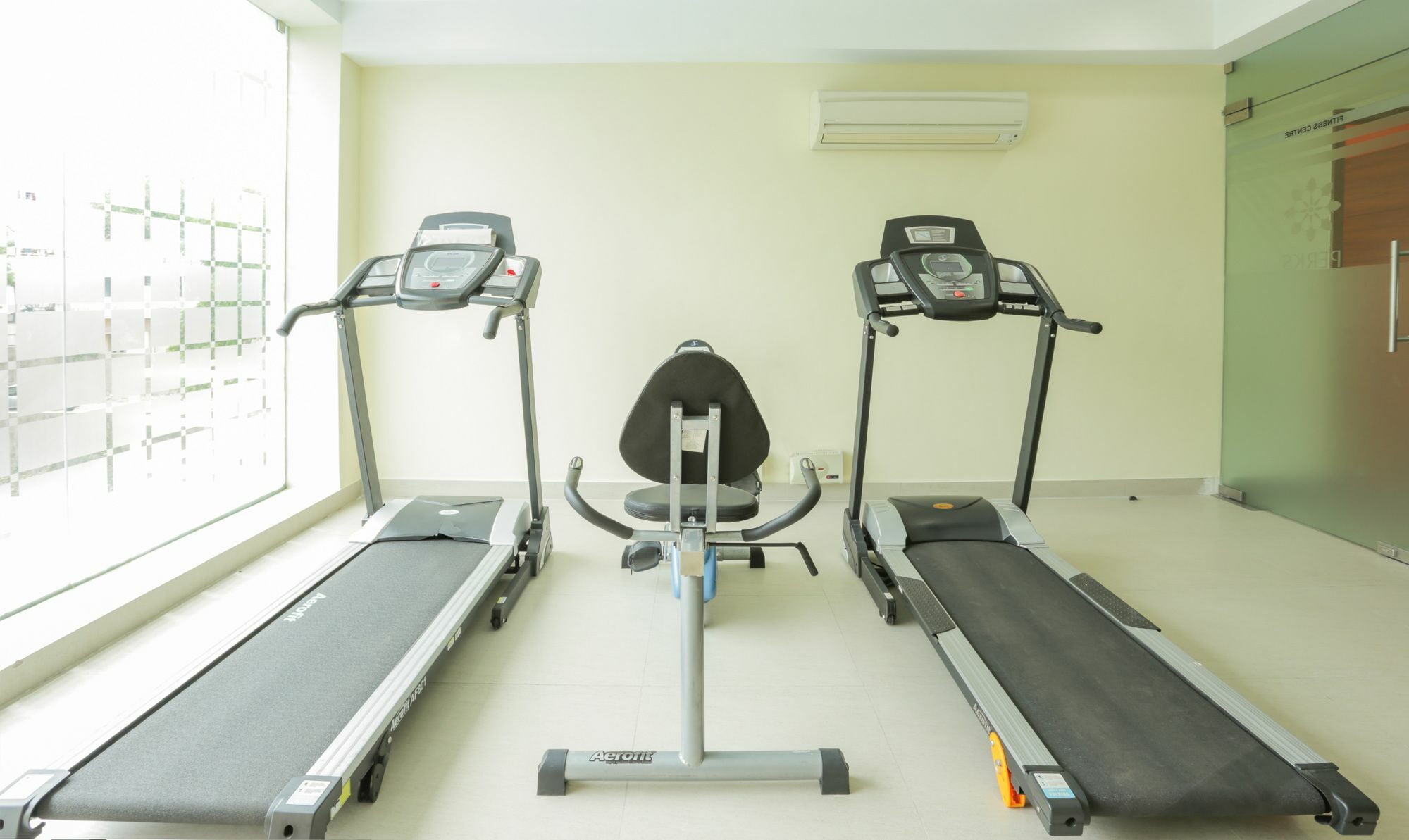 Treebo Vapr Guindy Ekkatuthangal Chennai Exterior foto